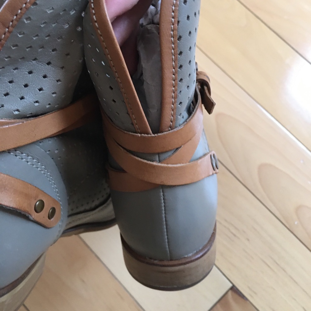 Soft leather gorgeous booties - Picture 14 of 16